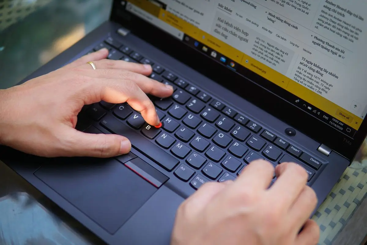 laptop-thinkpad-moi-gia-34-trieu-dong-9